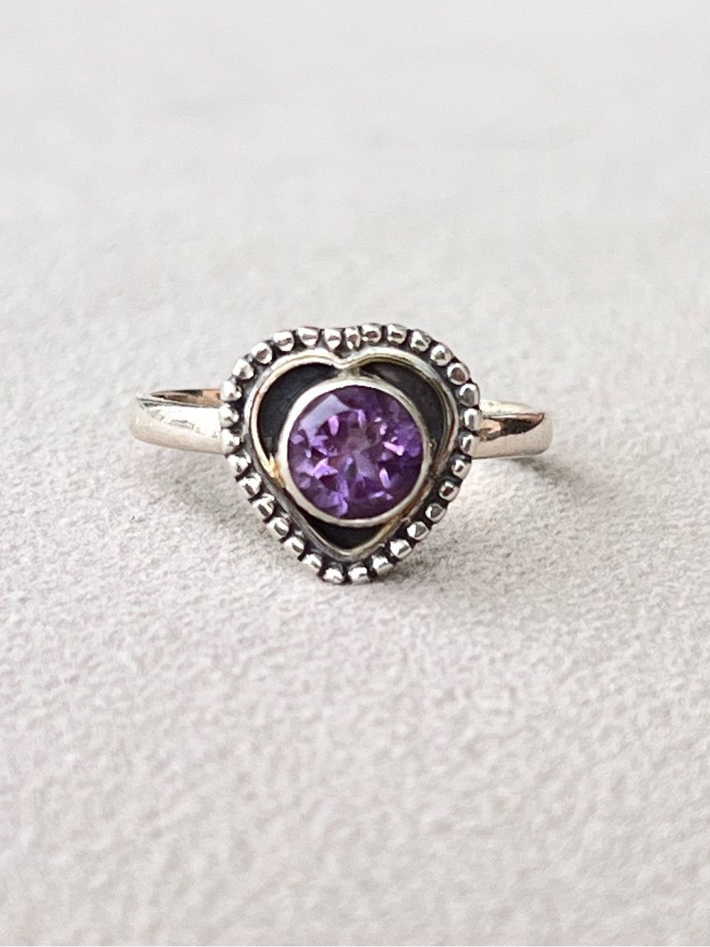 Artisan SterlingโSilver Amethyst Heart Ring Size 8